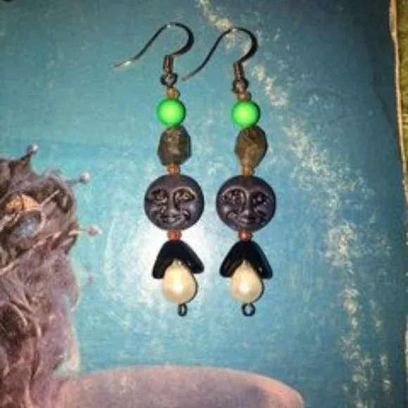 "Scorpio" earrings- handmade semiprecious vintage beads, labradorite, pearl - Picture 4 of 4